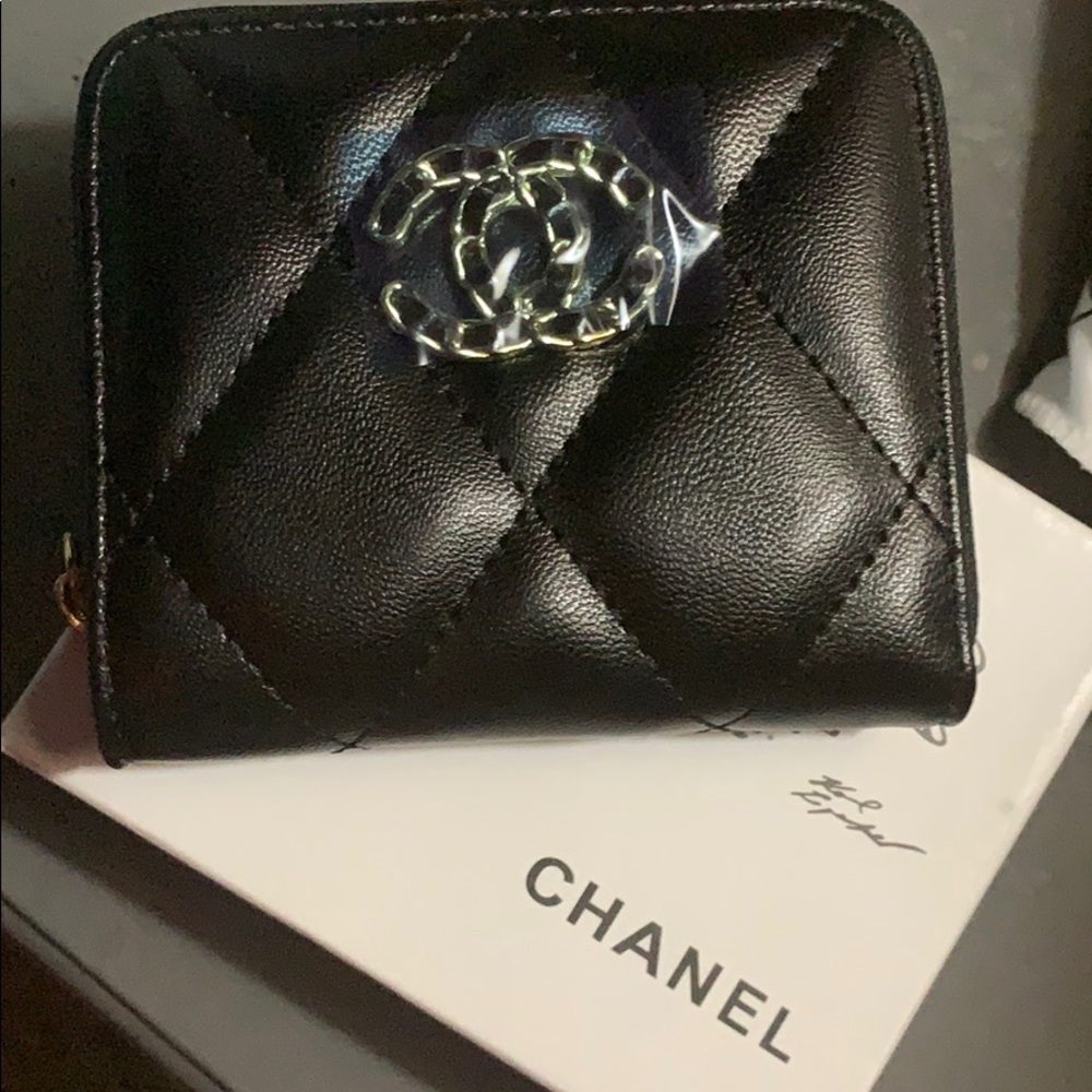 Chanel wallet